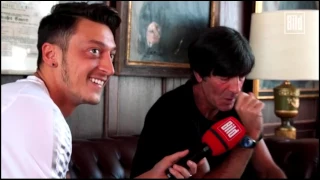 Das Weltmeister-Interview mit Mesut Özil und Jogi Löw