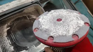 Шлифовка и полировка стеклянных фар машины