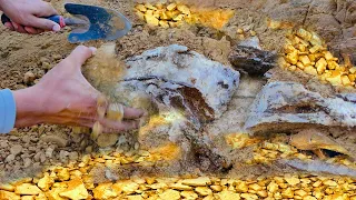 Amazing Finding Gold-Digging for Treasure worth millions from Huge Nuggets of Gold