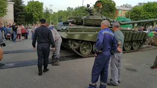 Танк на день Победы в Губкине