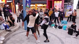 ILLUSION. PSY 'GENTLEMAN' COVER. HILARIOUS BUSKING WITH ONLOOKER.