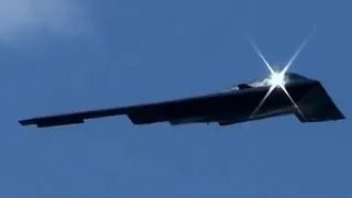 Awesome B2 Flyby LOUD!