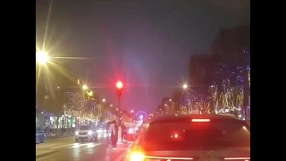 Champs elysees  2017 şanzelize caddesi Paris şanzelize 2017 ışıklandırma