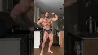 Cbum Unseen Posing Video 🤯 Gym Motivation 💪🏻