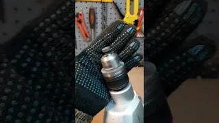 A trick with which you can drill a bolt in the middle.