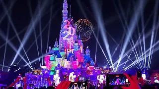 HAPPY NEW YEAR - Countdown to 2024 at Hong Kong Disneyland! with DRONES!