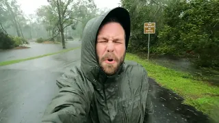Chaotic footage from the eye-wall of Hurricane Ian from Sarasota Florida