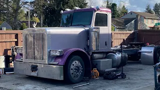 April 5, 2024 часть 4 установка нового сцепления и 18 передач коробки на Peterbilt 379 Cummins ISX￼￼