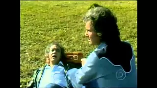 ROBERTO CARLOS & ERASMO CARLOS  SENTADO A BEIRA DO CAMINHO VIDEO CLIP 1980