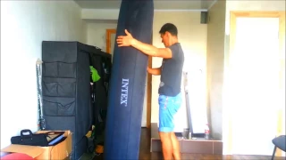 Как найти дырку в надувном матрасе с помощью воды, How to find a hole in the inflatable mattress