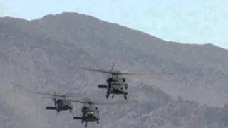 US Army Black Hawks fly over Mountain Air (2NC0)