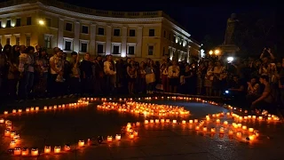 В Одессе у Дюка в память о погибших за Украину зажгли 500 свечей