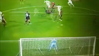 Cagliari-Milan 0-1, gol di Bennacer  Milan al comando con 66 punti