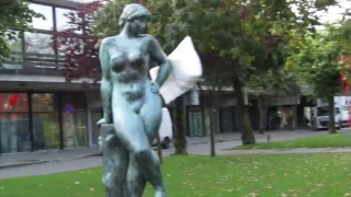 PILLOW FIGHT PRANK!  /  PUTEKRIG i BERGEN!