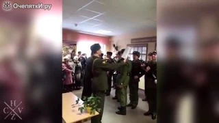 Посмотри приколы с военными не пожелеешь!!!!