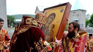 Иверская икона Пресвятой Богородицы со святой горы Афон доставлена во Владимирский собор Бишкека