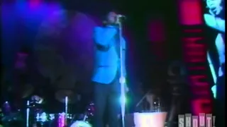 James Brown performs "I Got the Feelin'" at the Apollo Theater (Live)