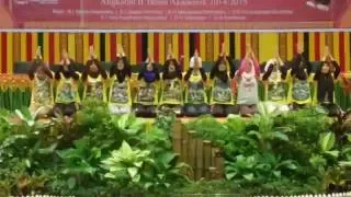 Ratoe Jaroe Dance [Sanggar Seni Heritage Of UUI] from Aceh - Indonesia