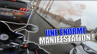 JE ME FAIS ARRETER PAR LA POLICE PENDANT UNE MANIFESTATION ? 😰👮🏻‍♂️ - Quotidien D'un Motard #20