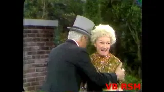 1969-01-28 GS: Phyllis Diller and Grace Markay