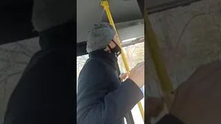 Сумасшедшая женщина в автобусе Мострансавто