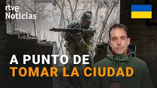 GUERRA UCRANIA: El EJÉRCITO se RETIRA de posiciones en AVDIIVKA tras el AVANCE de RUSIA | RTVE