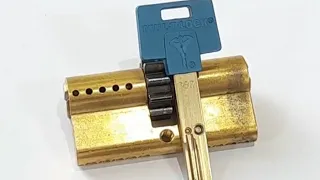 Cómo abrir un cilindro Mul-T-Lock para hacerle la llave