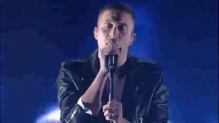 Loïc Nottet cover "Diamonds" in The voice Belgique