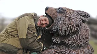 AMAZING chainsaw woodcarving, Wooden REAL SIZE fighting GRIZZLY BEARS