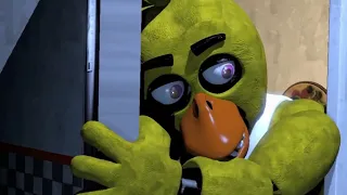 What Chica does in the Kitchen in FNaF 1