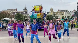 Ready for the Ride with Disneyland Paris 30th Anniversary Dancers - Summer Été 2022