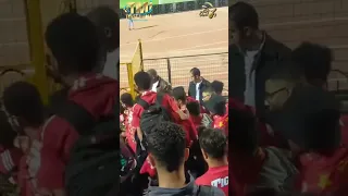 حالة اغماء بين جمهور الاهلى | شوف رد فعل لاعبي الاهلى مع الجمهور