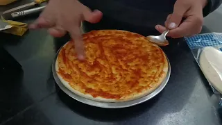 ऐसे बनाए cheesy पिज़्ज़ा 🍕🍕 (corn cheese pizza ) tasty😋 😋