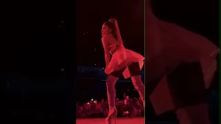 Ariana Grande twerking (sweetener world tour)