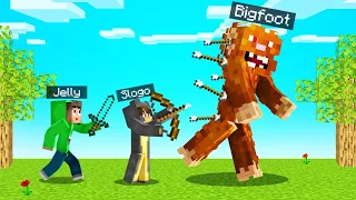 Minecraft SPEEDRUNNER vs. HUNTERS As BIGFOOT!