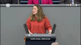 IRRSINN GRÜNINNEN : EMILIA FESTER ( GRÜNE ) AM 21.APRIL IM DEUTSCHEN BUNDESTAG IN BERLIN.