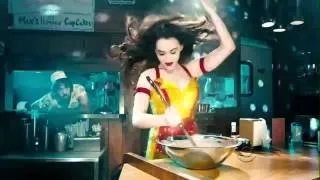 '2 Broke Girls' 2013 Super Bowl Commercial -- What's the Song?