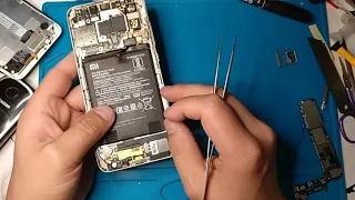 Xiaomi Mi A2 не заряжается