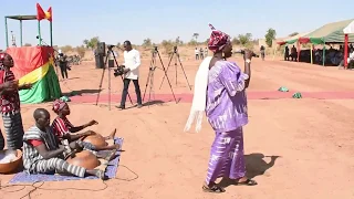 La cantatrice Azéta Ouédraogo de Gourcy en pleine prestation