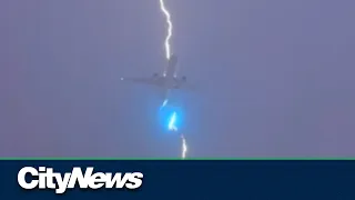 Video shows lightning striking plane shortly after taking off from YVR