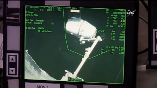 Canadarm2 captures the Dragon spacecraft (Feb. 2017)