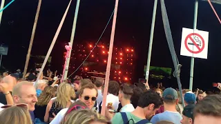 Alan Walker pays Tribute to Avicii — Pinkpop 2018