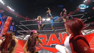 Alexa Bliss & Asuka defiende a Bianca Belair del ataque de Bayley, Sky & Kai -Raw 12/09/2022 Español