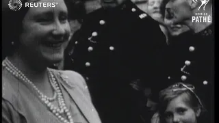 Royal Family celebrate V Day (1945)