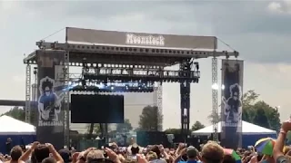 OZZY OSBOURNE  - "Bark At The Moon" During Solar Eclipse 2017 (Live Video)