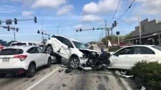 Car Crash Compilation - Bad Drivers & Driving Fails 2022 (USA, EU & MORE)