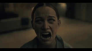 Страшный момент из сериала Призрак дома на холме/The Haunting of Hill House 2018