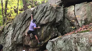 Ice Pond Bouldering: Dat Way V6?