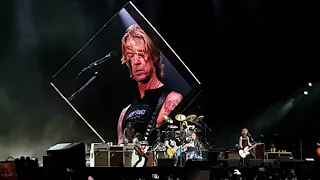 Foo Fighters & Guns n' Roses (Axl, Slash & Duff) - It's so Easy - Live@Firenze Rock festival [4K]