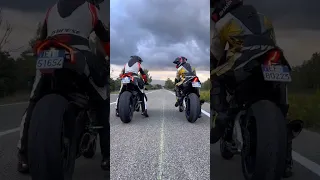 Ducati v4r vs R1m #ducatipanigalev4r #r1m